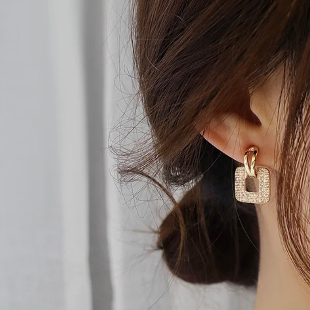 New gold CZ square drop earrings - Picture 3 of 3